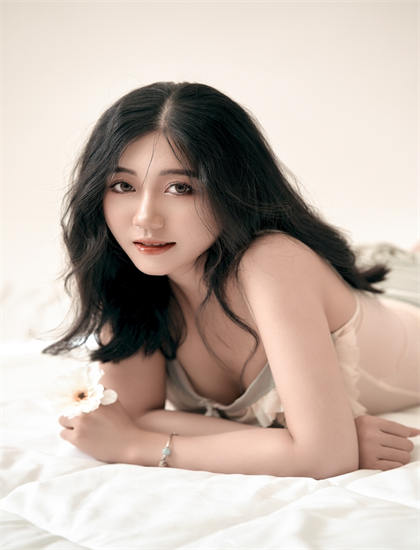 《迪丽热巴Alice梦工厂》不同结局版本比较精彩绝伦的：导演剪辑版差异技术分析